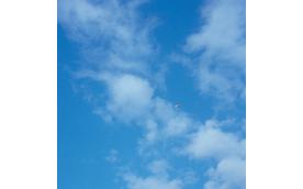 青い空の日に #7 (青空と凧)